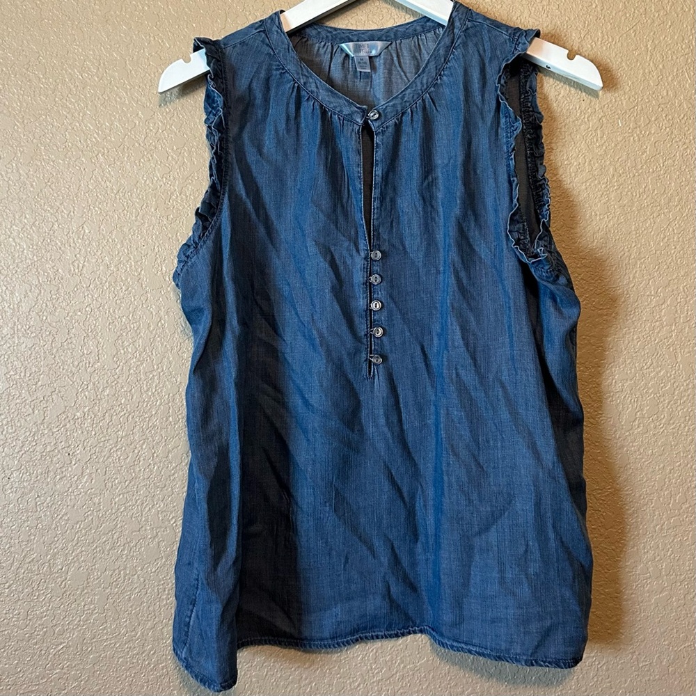 NWT Time and Tru Tank Top Women’s Blue Chambray Sleeveless Blouse M Medium